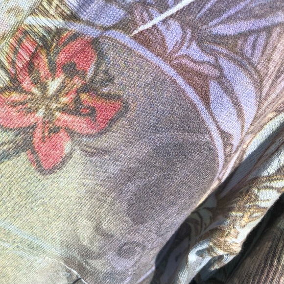 Button sweater, short sleeve gently used - Picture 4 of 5